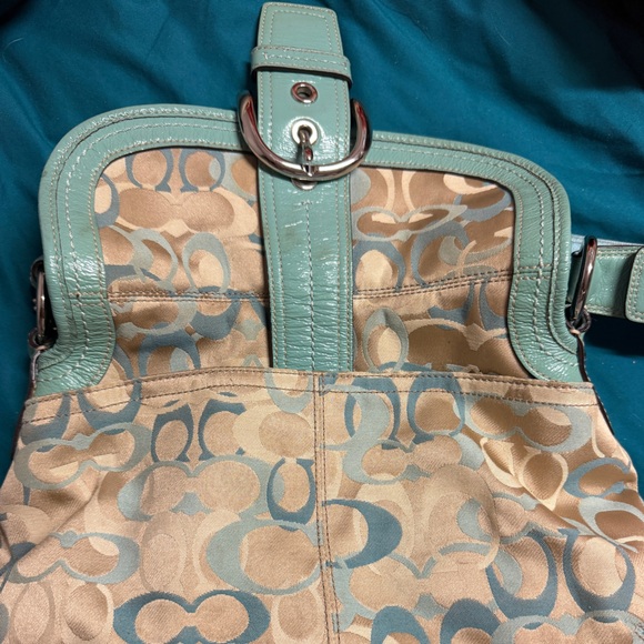 Rare Coach Aqua Shoulder Bag - Picture 4 of 6